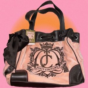 y2k juicy couture baby pink + black velour handbag 👛🖤